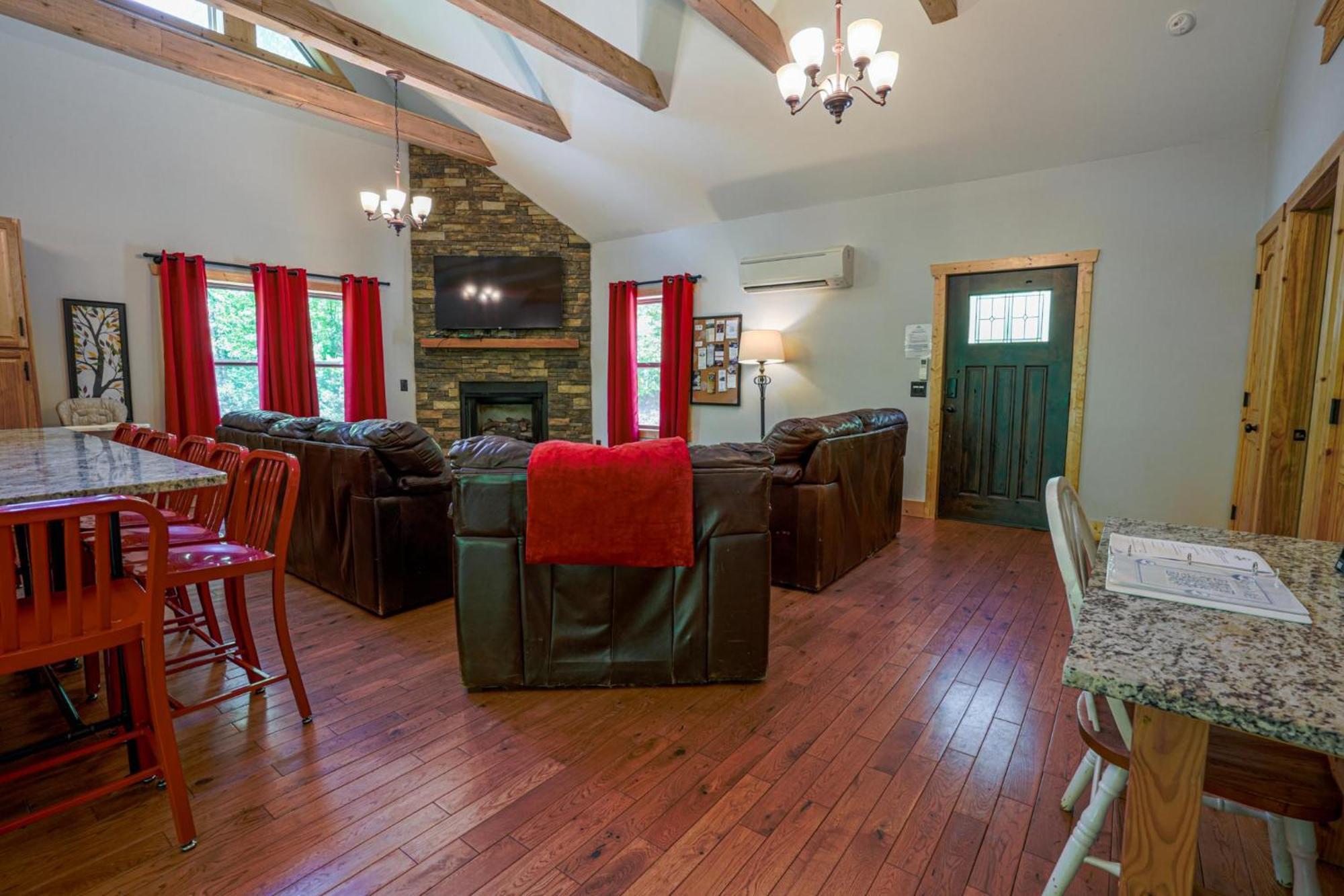 New Listing! Wine Country Retreat - 2 Bed, Hot Tub Villa Далонега Екстериор снимка